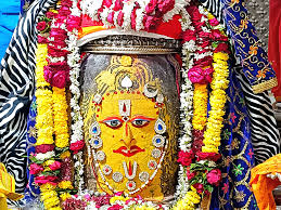 भस्म आरती में देवी स्वरूप में सजे बाबा महाकाल, आभूषण से हुआ श्रृंगार; भक्तों को दिये दर्शन 1 भस्म आरती में देवी स्वरूप में सजे बाबा महाकाल आभूषण