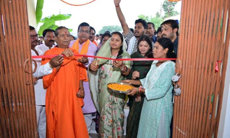मंत्री लक्ष्मी राजवाड़े ने लटोरी में नवीन तहसील कार्यालय का किया शुभारंभ 1 मंत्री लक्ष्मी राजवाड़े ने लटोरी में नवीन तहसील कार्यालय का