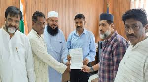 मुस्लिम समुदाय ने कई थाने में की महंत नरसिंहानंद के खिलाफ शिकायत, शहर काजी और MLA मसूद ने सौंपा ज्ञापन 1 मुस्लिम समुदाय ने कई थाने में की महंत नरसिंहानंद के