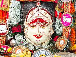 शिव शक्ति का दिखा संगम, भस्म आरती में देवी स्वरूप में सजे बाबा महाकाल; भक्तों को दिये दर्शन 1 शिव शक्ति का दिखा संगम भस्म आरती में देवी स्वरूप