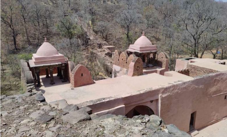 सिंगौरगढ़ किला, दमोह: मध्यप्रदेश की ऐतिहासिक धरोहर 1 सिंगौरगढ़ किला दमोह मध्यप्रदेश की ऐतिहासिक धरोहर