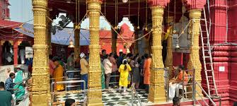 सुप्रसिद्ध दुर्गा मंदिर में पूजा अर्चना के लिए दर्शनार्थियों का लगा तांता 1 सुप्रसिद्ध दुर्गा मंदिर में पूजा अर्चना के लिए दर्शनार्थियों का