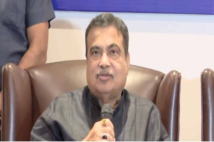 गडकरी ने राजनीति में परिवारवाद और दलबदल पर जाहिर की