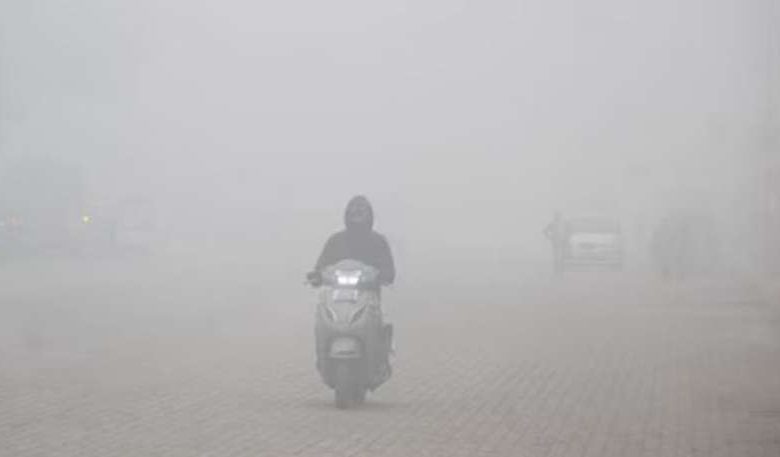दिल्ली में AQI का संकट, 3 से 5 दिसंबर तक हवा की गुणवत्ता 'खराब' रहेगी 1 ठंड ने इंदौर में दी दस्तक नवंबर अंत तक और