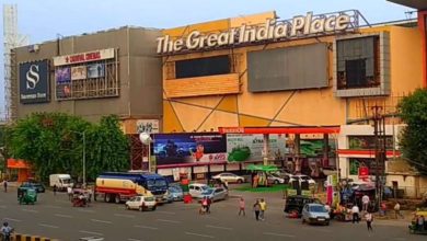 नोएडा GIP मॉल की चौथी मंजिल से कूदकर युवती ने