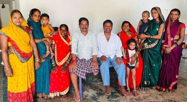 पटेल परिवार की 6 महिलाओं को मिल रहा है महतारी वंदन का लाभ 1 पटेल परिवार की 6 महिलाओं को मिल रहा है महतारी