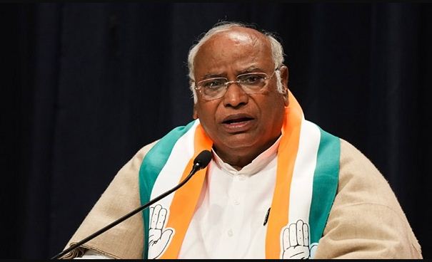 हिमाचल प्रदेश में कांग्रेस की सभी इकाइयां भंग