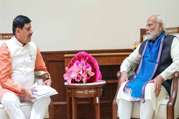 प्रधानमंत्री मोदी से मुख्यमंत्री डॉ. यादव ने की सौजन्य भेंट 6 प्रधानमंत्री मोदी से मुख्यमंत्री डॉ यादव ने की सौजन्य भेंट