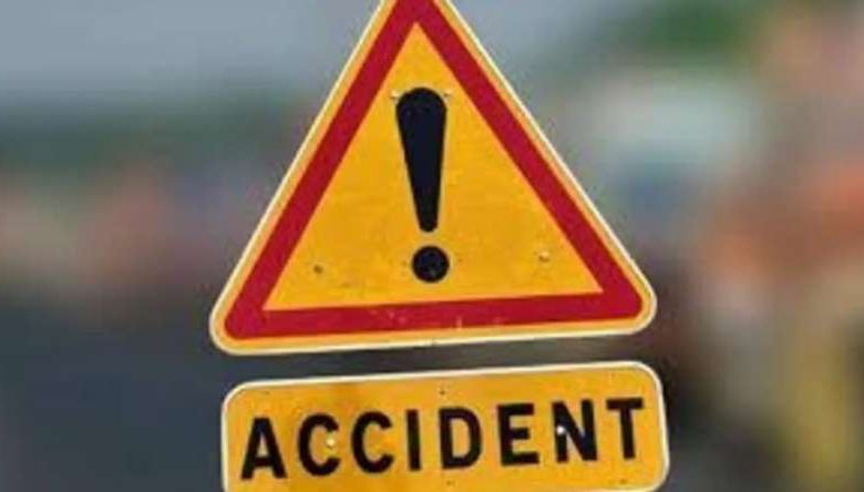 ट्रक से भिड़ी बाइक एक की मौत दूसरा घायल