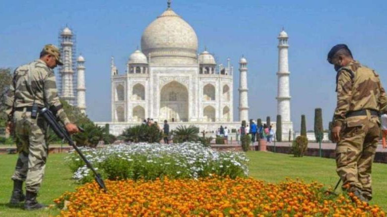 ताजमहल को मिली बम से उड़ाने की धमकी 1 ताजमहल को मिली बम से उड़ाने की धमकी