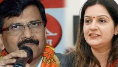 महाराष्ट्र में बारात है लेकिन दूल्हा नहीं कोई फूफा की