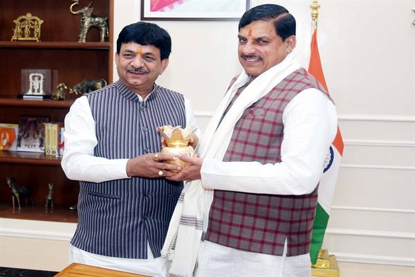 मुख्यमंत्री डॉ. यादव से मिले उ.प्र. के कौशल विकास राज्य मंत्री अग्रवाल 1 मुख्यमंत्री डॉ यादव से मिले उप्र के कौशल विकास राज्य