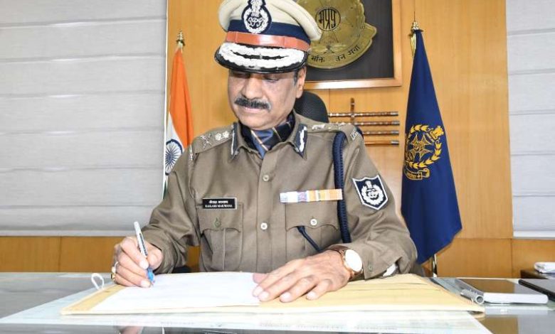 वरिष्ठ आईपीएस अधिकारी कैलाश मकवाणा ने पुलिस महानिदेशक का कार्यभार संभाला 1 वरिष्x200dठ आईपीएस अधिकारी कैलाश मकवाणा ने पुलिस महानिदेशक का कार्यभार