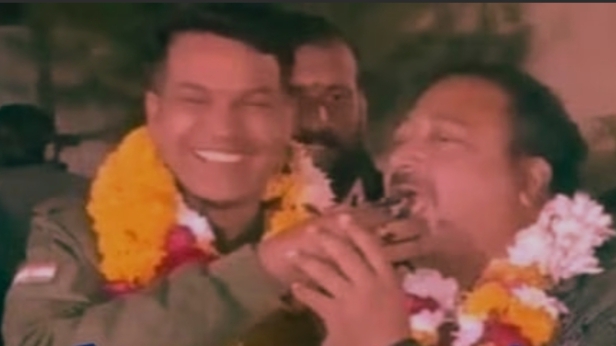 MP: अपराधी के साथ केक काटना महंगा पड़ा, दो एएसआई निलंबित 1 IMG 20250120 201250