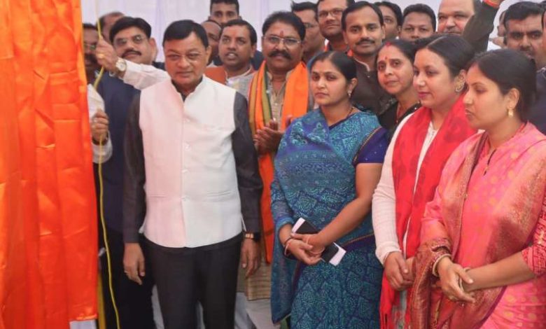 उद्योग मंत्री ने दी 9.05 करोड़ के विकास कार्यों की रखी नींव, संवरेंगे मुड़ापार बाजार और स्टेडियम मार्ग 1 उद्योग मंत्री ने दी 905 करोड़ के विकास कार्यों की