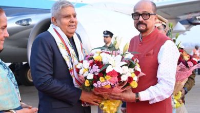 उप राष्ट्रपति जगदीश धनखड़ का माना विमानतल में आत्मीय स्वागत