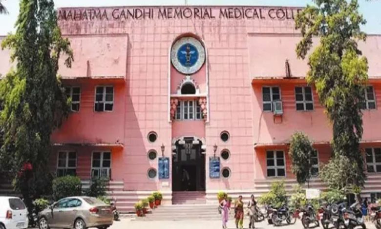 एमजीएम मेडिकल कॉलेज में तैयार की जा रही विशेष रिपोर्ट, यूनियन कार्बाइड के कचरा निष्पादन प्रभाव पर काम जारी 1 एमजीएम मेडिकल कॉलेज में तैयार की जा रही विशेष रिपोर्ट