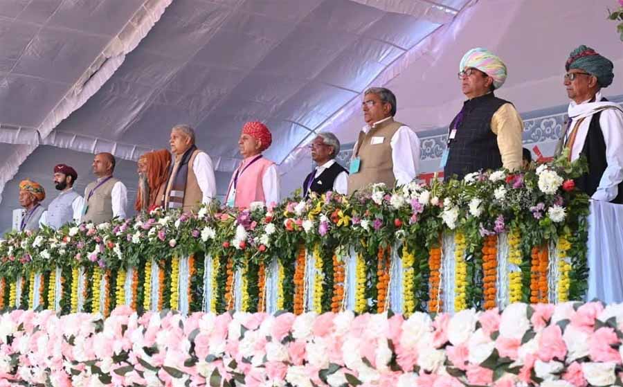 उपराष्ट्रपति मातृकुंडिया पहुंचकर मंदिर प्रतिष्ठा महोत्सव में लिया भाग ग्रामीण