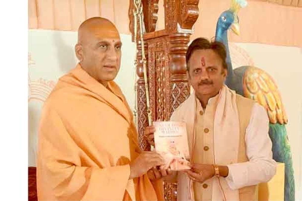 उप मुख्यमंत्री शुक्ल ने प्रयागराज में संत जनों का प्राप्त