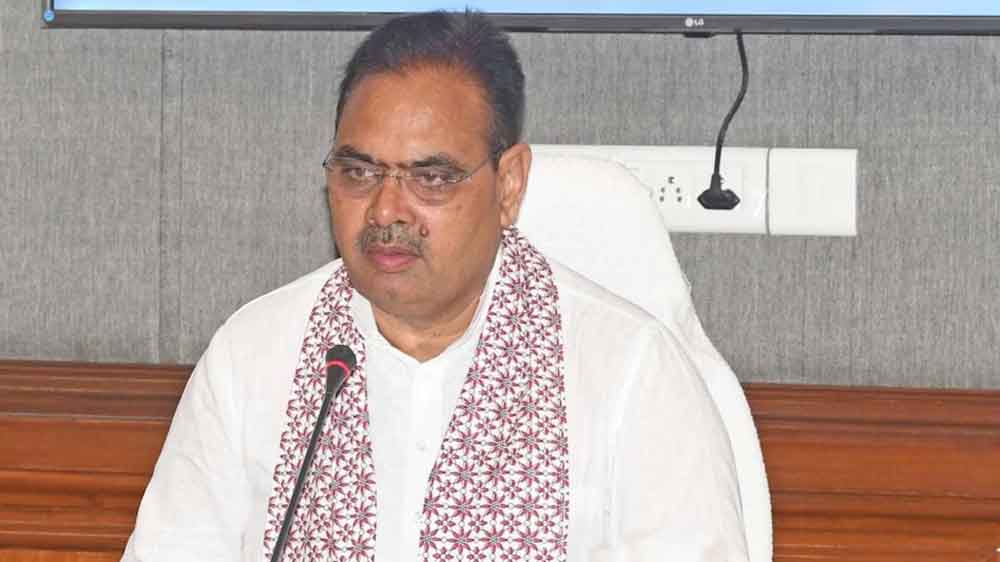 कार्यालय में विलम्ब से आने वाले एवं बिना अनुमति अनुपस्थित