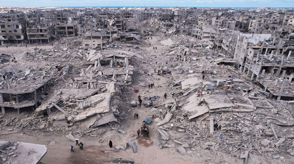 गाजा से मलबा साफ करने में लग सकते हैं 21