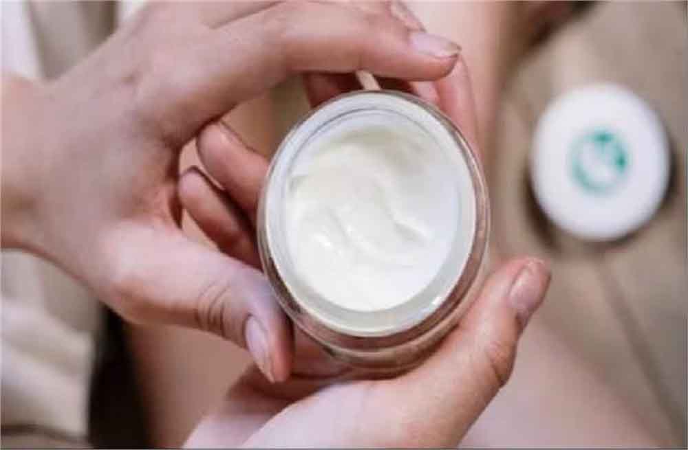 चमड़ी को गोरा करने के लिए इस्तेमाल की जाती क्रीम