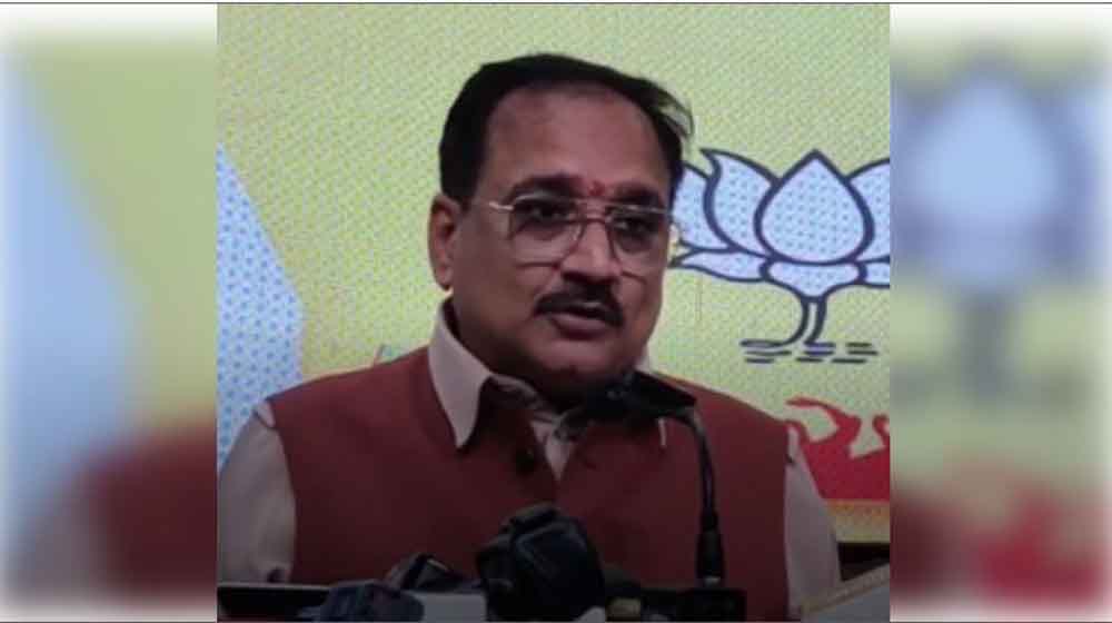 दिल्ली भाजपा अध्यक्ष वीरेंद्र सचदेवा ने आप पार्टी पर शराब