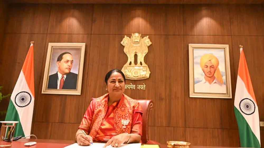 दिल्ली में शपथ के तुरंत बाद रेखा गुप्ता सरकार पूरे