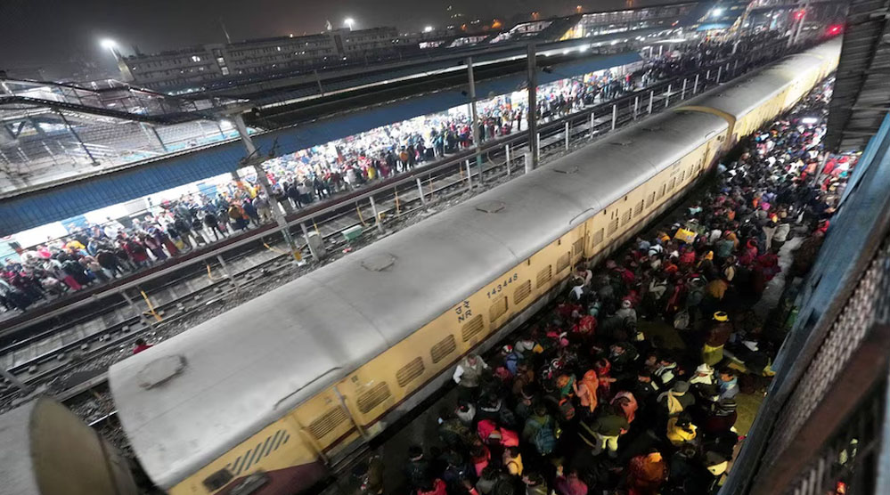 नई दिल्ली स्टेशन पर भगदड़ मोदी योगी ने जताया दुख मृतकों