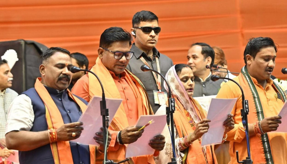 नगर निगम रायपुर के नव निर्वाचित महापौर एवं पार्षदों का