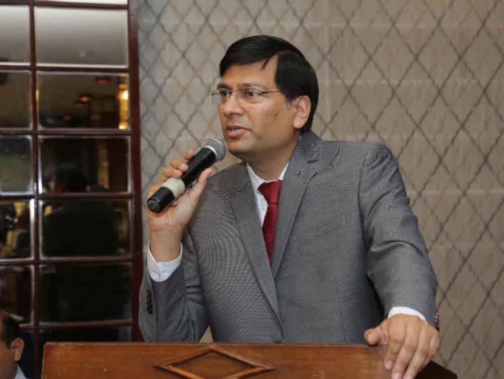 निराश्रित पशुधन के खुले में विचरण की समस्या के समाधान