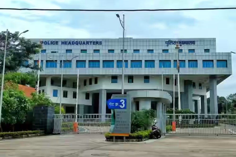 पुलिस मुख्यालय में मेडिकल बिल के नाम पर फर्जीवाड़ा, तीन पुलिसकर्मियों ने निकाले 76 लाख रुपए 6 पुलिस मुख्यालय में मेडिकल बिल के नाम पर फर्जीवाड़ा तीन