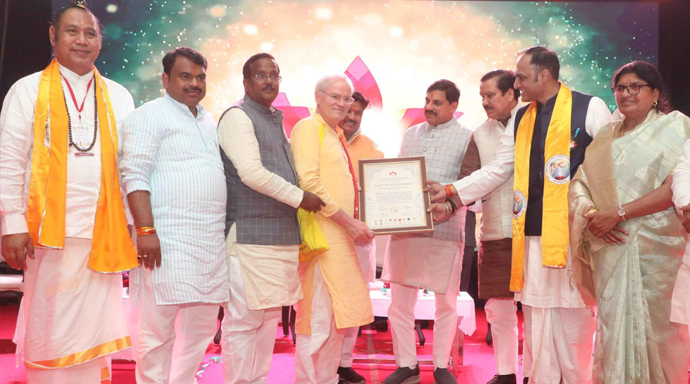 प्रधानमंत्री मोदी के नेतृत्व में पूरी दुनिया में भारतीय संस्कृति का हो रहा है प्रसार: मुख्यमंत्री डॉ. यादव 6 प्रधानमंत्री मोदी के नेतृत्व में पूरी दुनिया में भारतीय संस्कृति