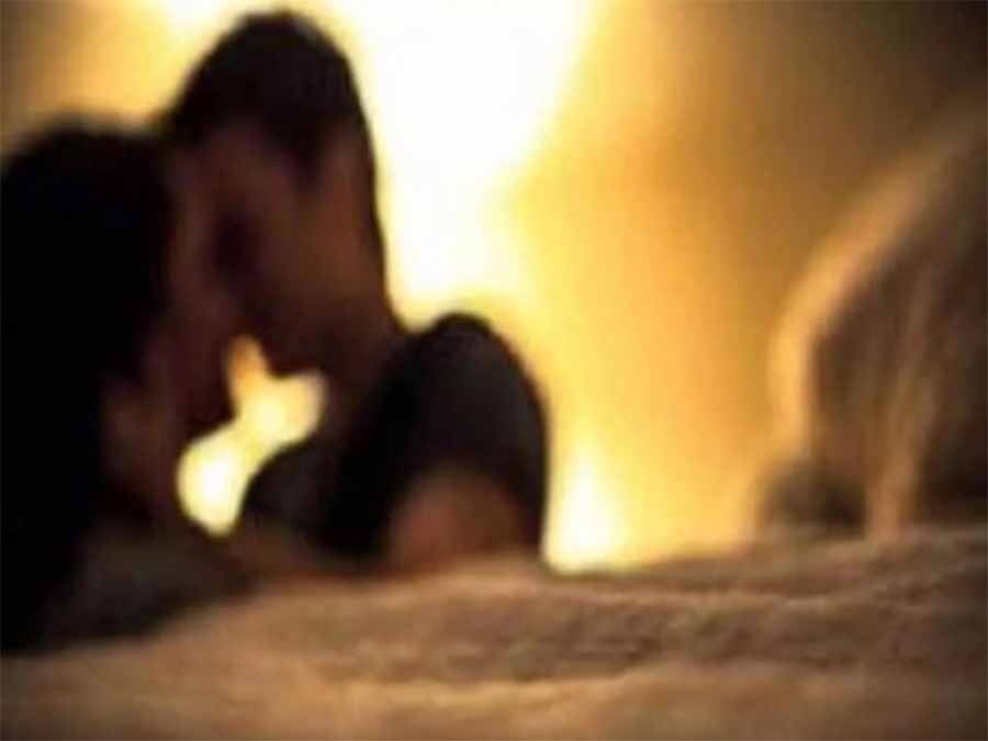 बलरामपुर में बालक आश्रम में आपत्तिजनक में मिले महिला शिक्षिका