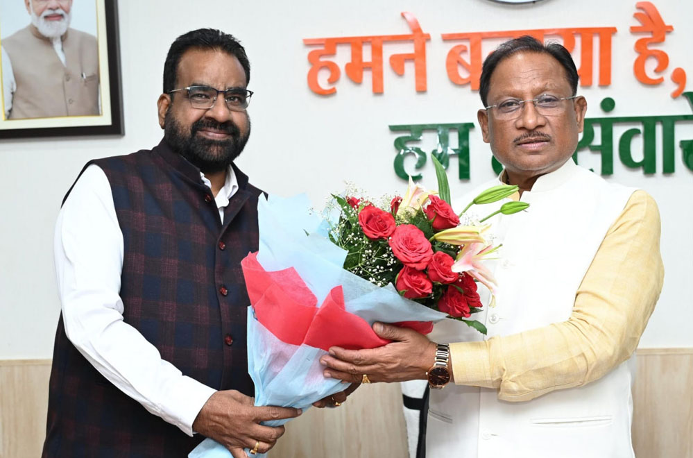 मुख्यमंत्री विष्णु देव साय से महात्मा गांधी उद्यानिकी एवं वानिकी