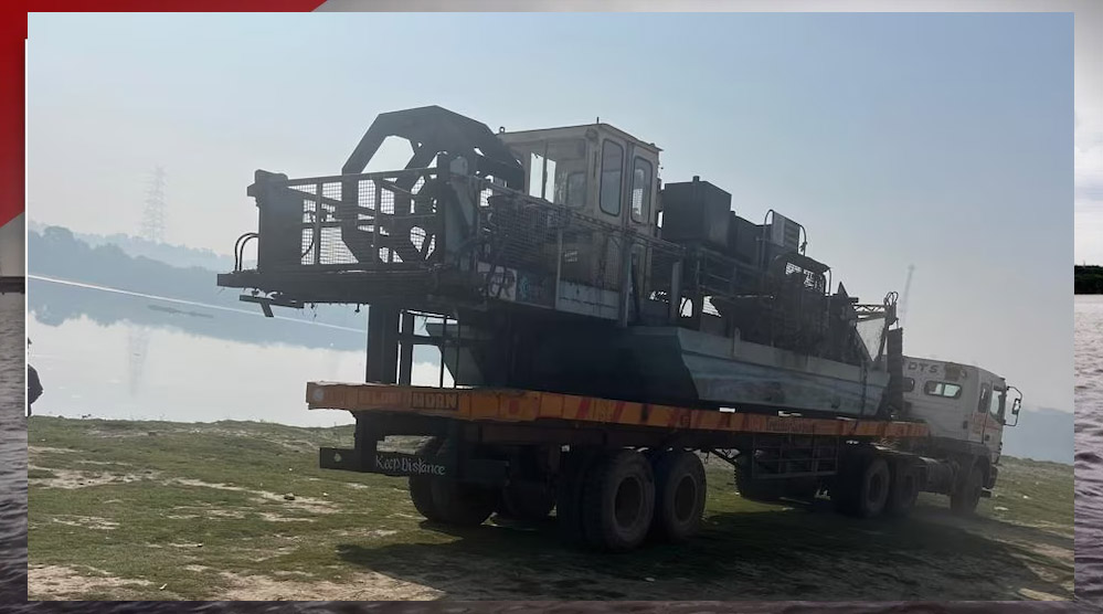 यमुना की सफाई के लिए पहुंच गईं बड़ी बड़ी मशीनें LG