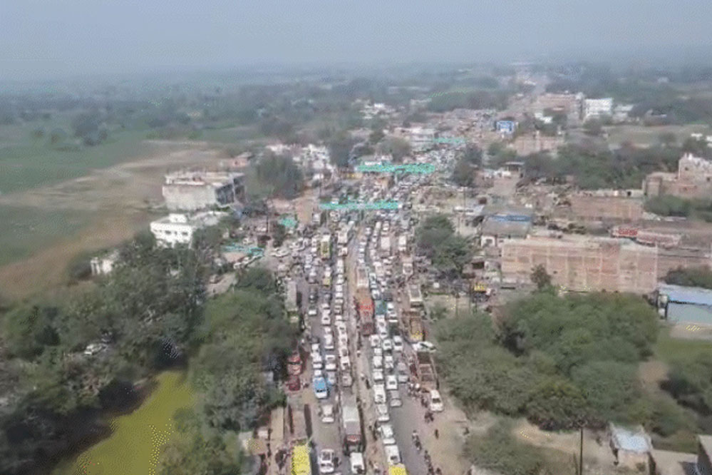 सड़क मार्ग से प्रयागराज जाने के लिए सबसे ज्यादा ट्रैफिक