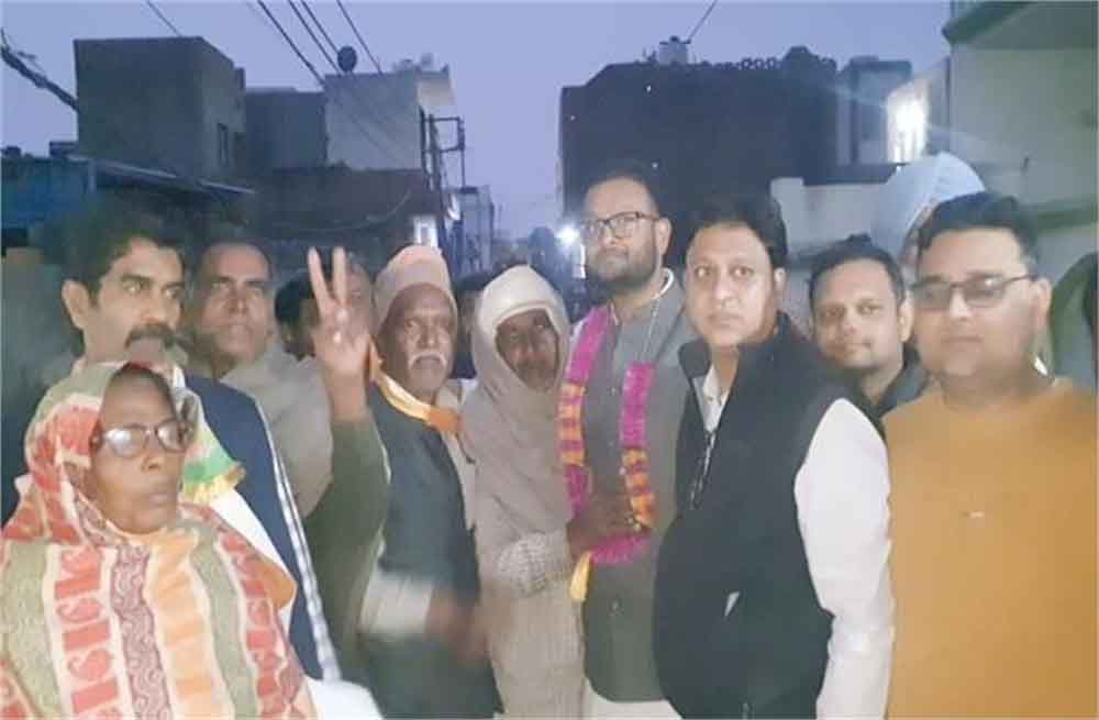 सीवन नगरपालिका चेयरपर्सन पद के लिए संयम गुप्ता को जनता