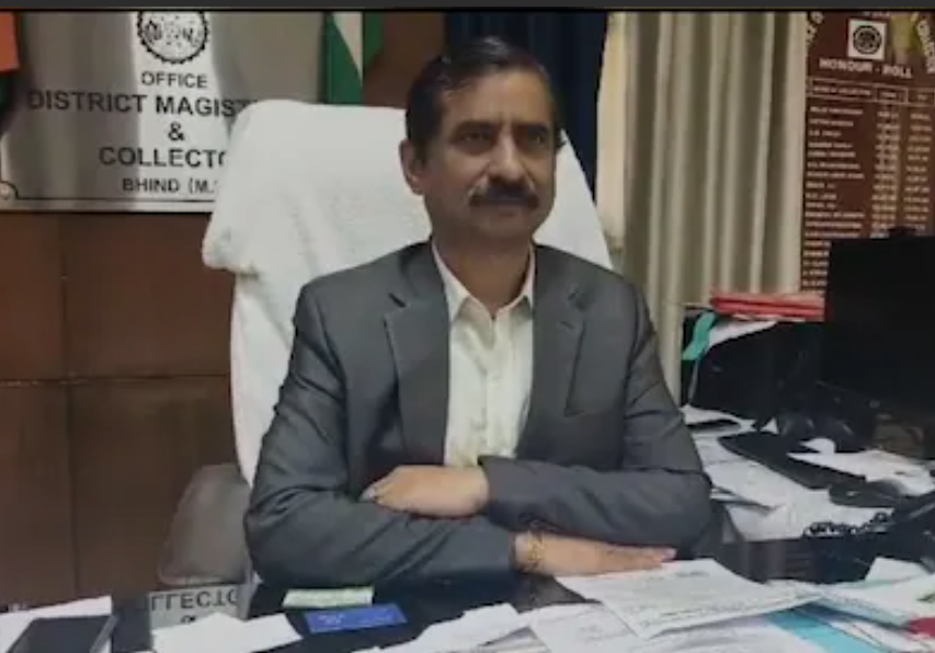 MP: विवादित भिंड कलेक्टर श्रीवास्तव को लगी हाई कोर्ट से फटकार, अपने कारनामों की वजह से रहे हैं सुर्खियों में 6 Screenshot 20250222 122321.Chrome28129