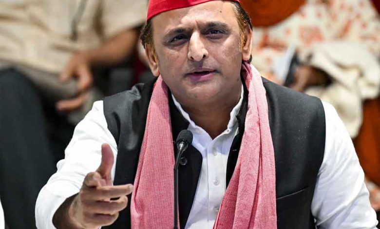 अखिलेश यादव ने उपचुनाव को लेकर दिया बड़ा बयान, ‘चुनाव आयोग मर गया है, सफेद कपड़ा भेंट करना होगा' 1 अखिलेश यादव ने उपचुनाव को लेकर दिया बड़ा बयान ‘चुनाव
