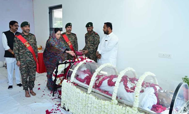 उप मुख्यमंत्री दिया कुमारी ने स्व कर्नल लक्ष्मण सिंह राठौड़