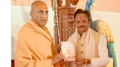 उप मुख्यमंत्री शुक्ल ने प्रयागराज में संत जनों का प्राप्त