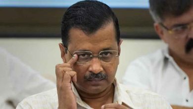 केजरीवाल एक तरफ रेवड़ियां बांटने के ऐलान करते रहे तो