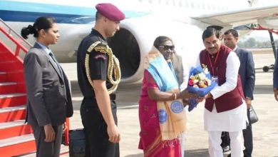 खजुराहो एयरपोर्ट पर सीएम मोहन यादव ने किया राष्ट्रपति का