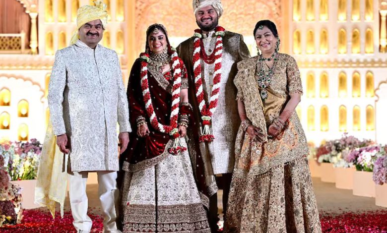 गौतम अडानी ने बेटे की शादी पर दान किए 10000