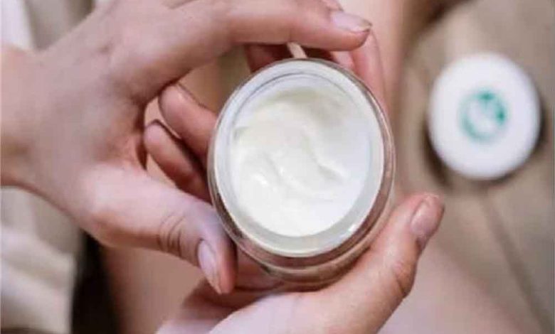 चमड़ी को गोरा करने के लिए इस्तेमाल की जाती क्रीम