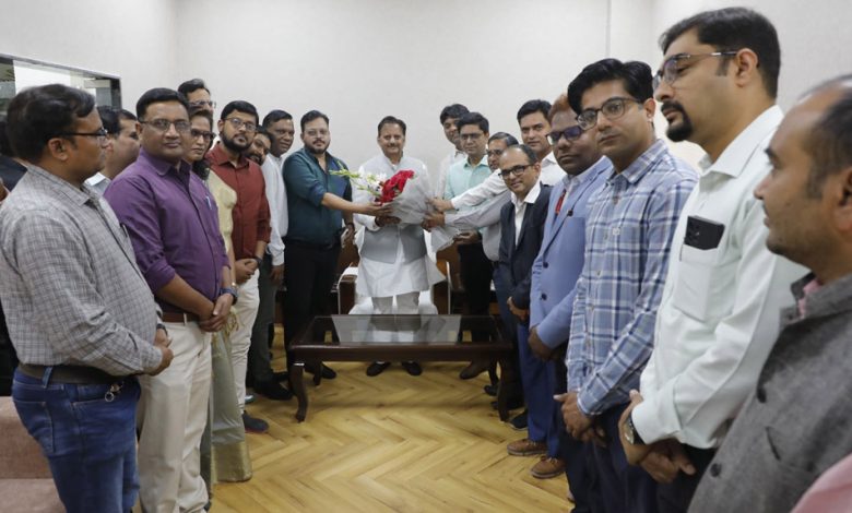 चिकित्सकीय समुदाय के हितों के संरक्षण के लिए सरकार पूरी