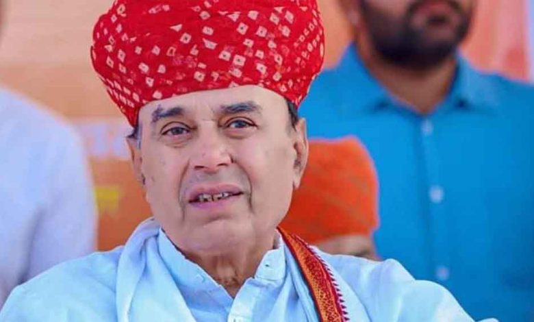 जिले बनाने या समाप्त करने का राज्य सरकार को पूर्ण