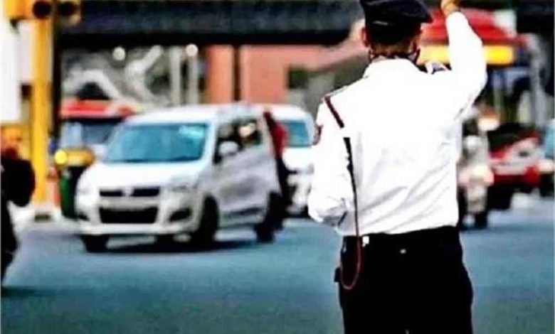 ट्रैफिक नियमों की उल्लंघना पर चंडीगढ़ ट्रैफिक पुलिस दिखी Action