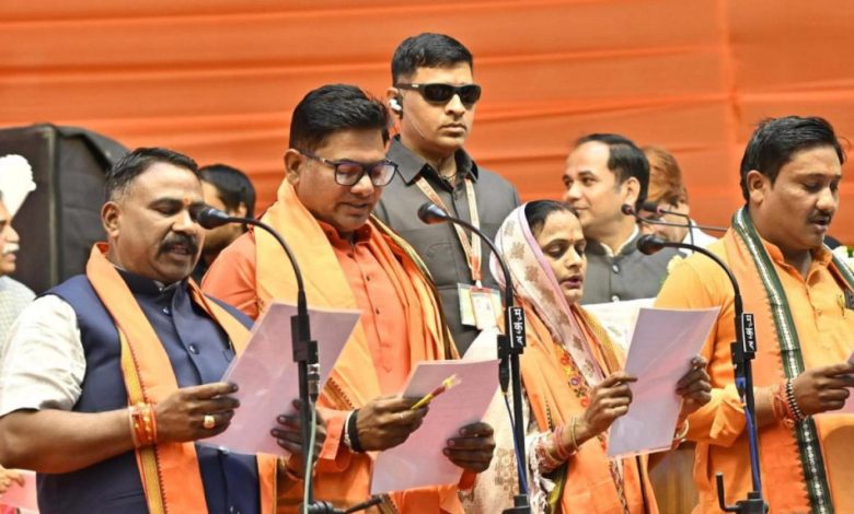 नगर निगम रायपुर के नव निर्वाचित महापौर एवं पार्षदों का